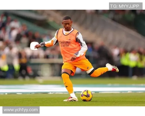 足球明星在赛场上的泪水时刻揭示了他们背后的坚持与情感故事